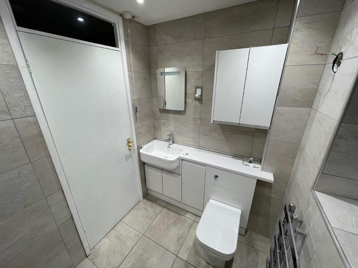 Riverside 2 Bedroom Townhouse With Car Charger Abergavenny Dış mekan fotoğraf