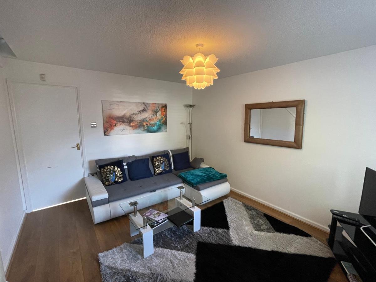 Riverside 2 Bedroom Townhouse With Car Charger Abergavenny Dış mekan fotoğraf