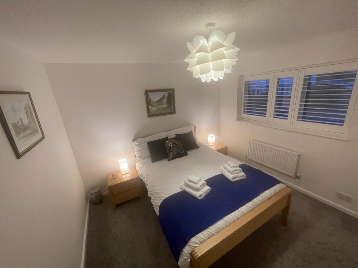 Riverside 2 Bedroom Townhouse With Car Charger Abergavenny Dış mekan fotoğraf