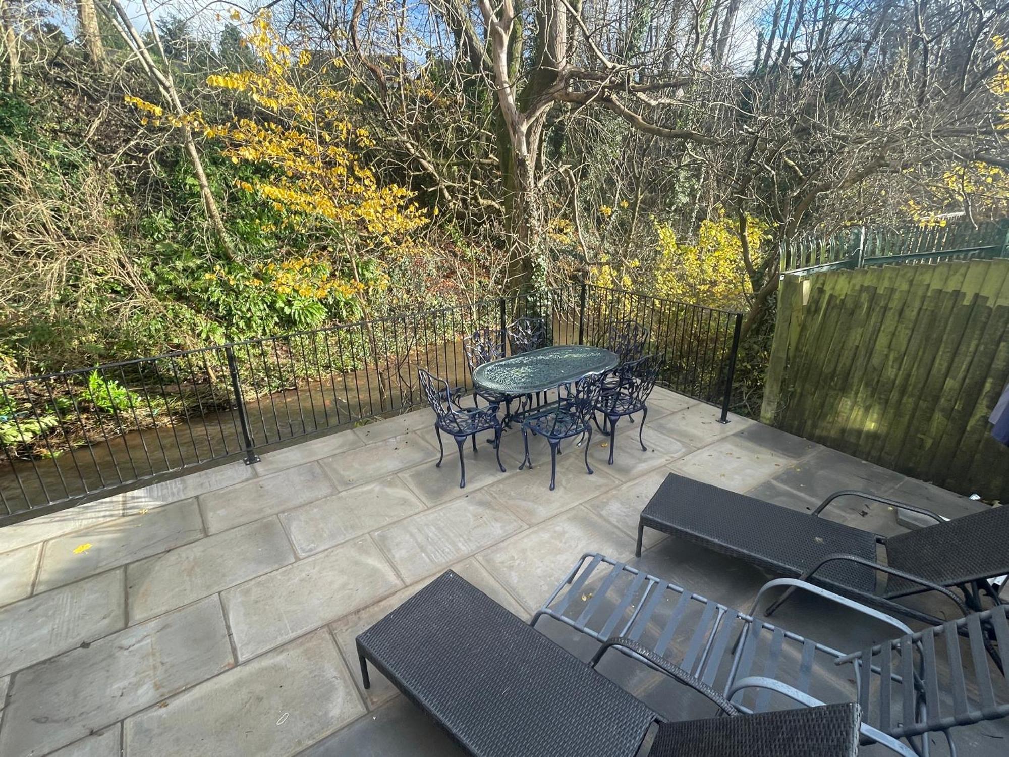 Riverside 2 Bedroom Townhouse With Car Charger Abergavenny Dış mekan fotoğraf