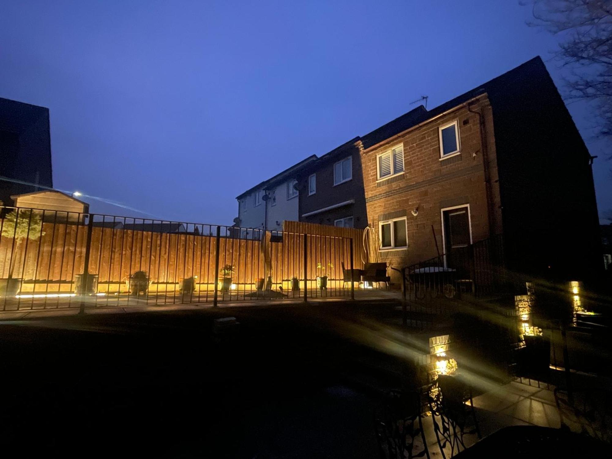 Riverside 2 Bedroom Townhouse With Car Charger Abergavenny Dış mekan fotoğraf